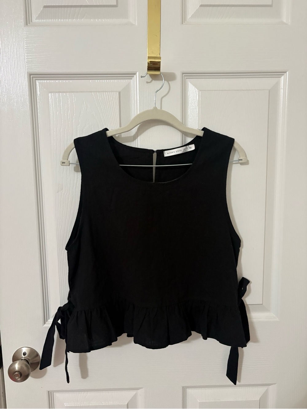 Altar'd State Black Sleeveless Ruffle-Hem Crop Top with Side Ties NWOT Too big